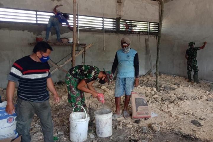 Anggota Satgas TMMD Bojonegoro Ajarkan Gotong Royong Warga Jatimulyo
